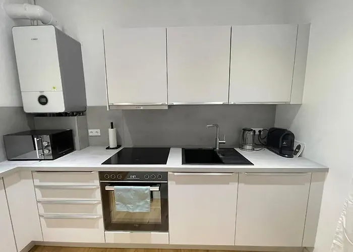 70Qm - 3 Rooms - Free Parking - City - Mallibase Apartments