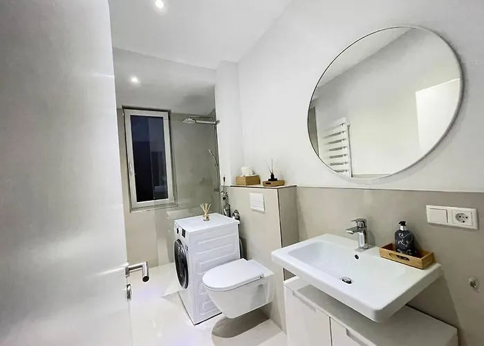 70Qm - 3 Rooms - Free Parking - City - Mallibase Apartments